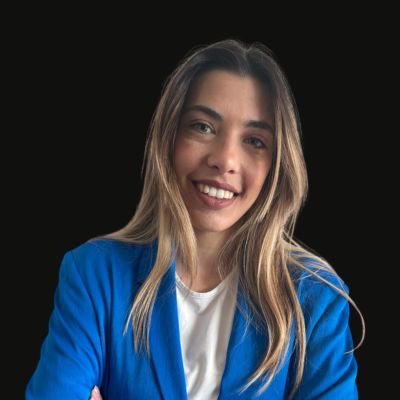 Pia Rosa De Mola, psicologa e Case Manager di Metodo Stand Up, impegnata nel supporto psicologico e nella guida verso la rinascita personale.