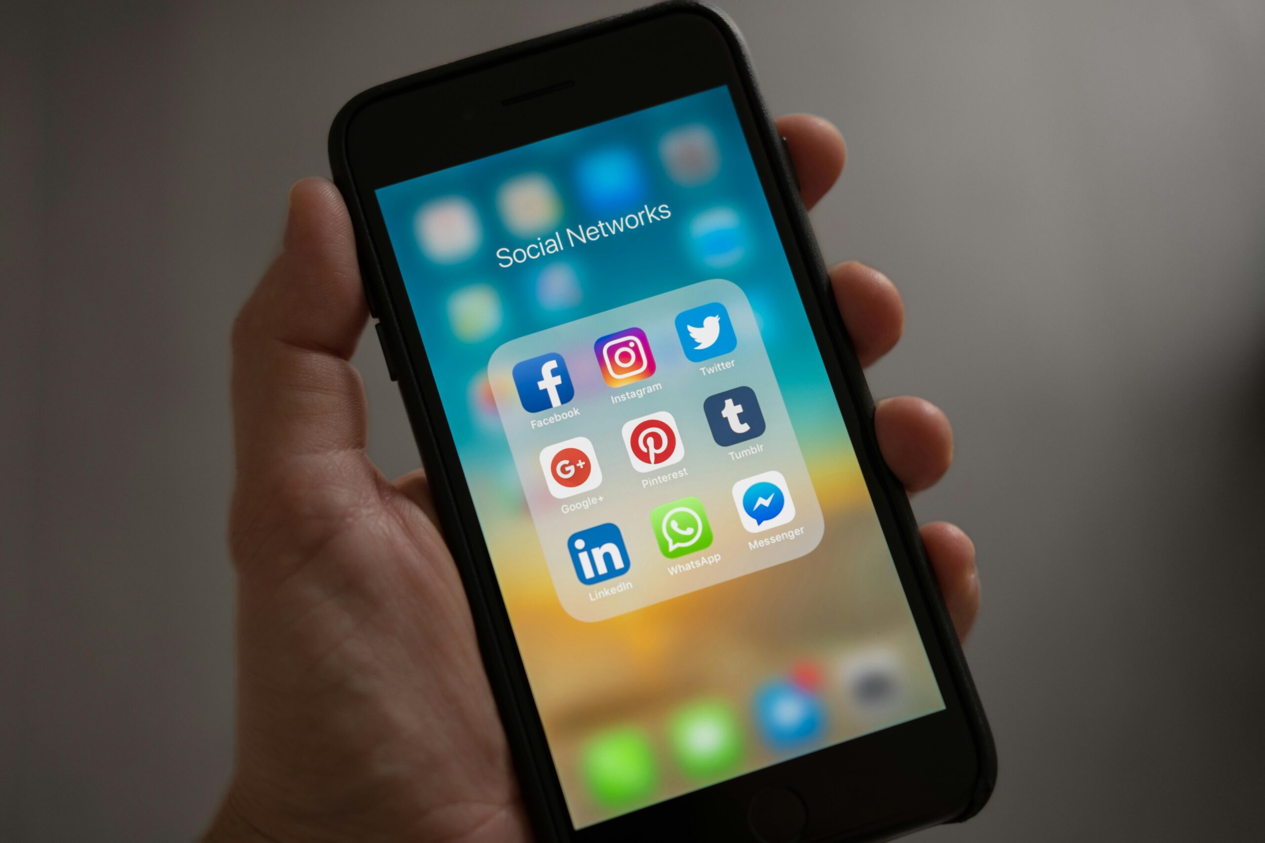 Social Media e Sostanze: un legame pericoloso